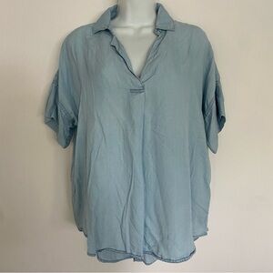 Francesca’s Chambray Collared Short Sleeve Shirt